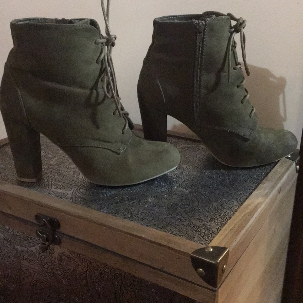 Olive combat heels / boots / booties / Hilltop
